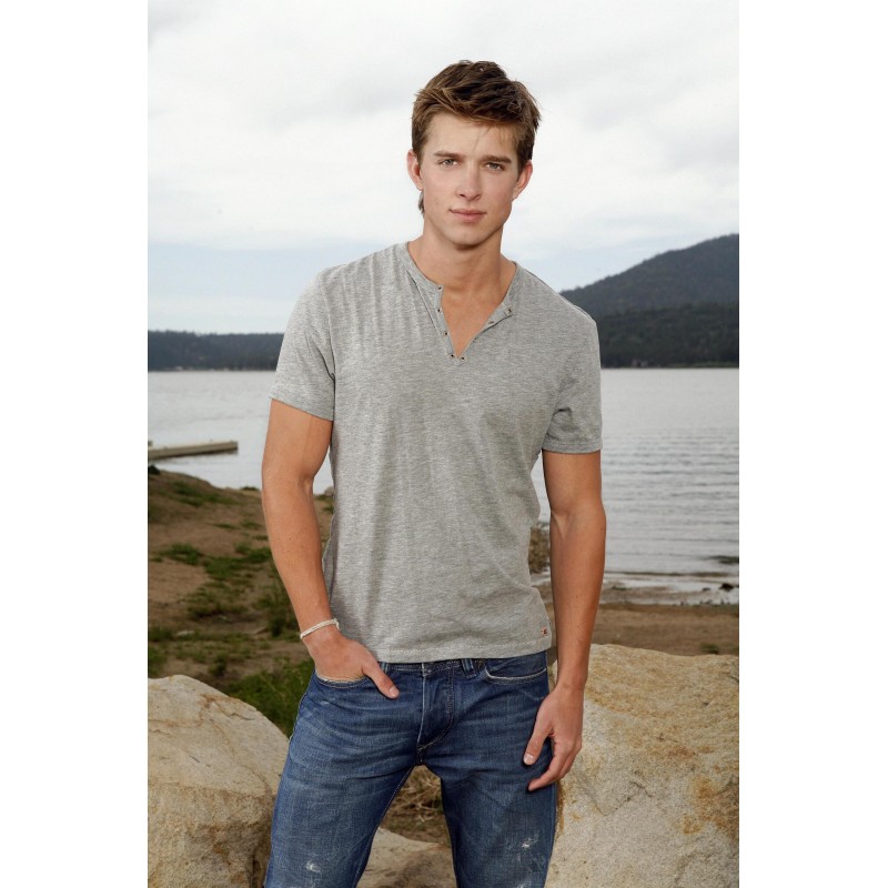 Photo Drew Van Acker